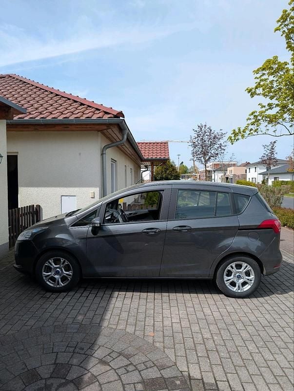 Second-hand Ford B-MAX 101 CP (74 kW) 2015 Gri Monovolum