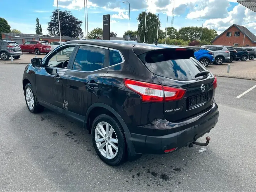 Gebraucht Nissan Qashqai 360º 110 PS (80 kW) 2016 Schwarz SUV
