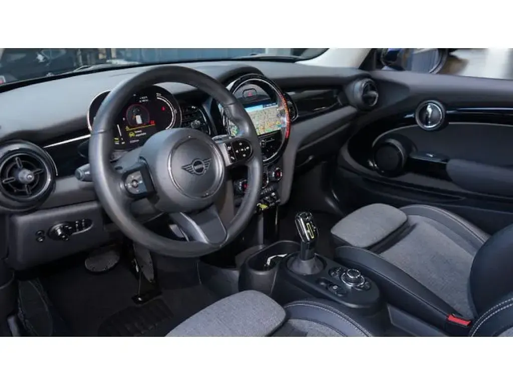 Gebraucht Mini Cooper 135 kW (184 PS) 2022 Enigma black (metallic) Kleinwagen