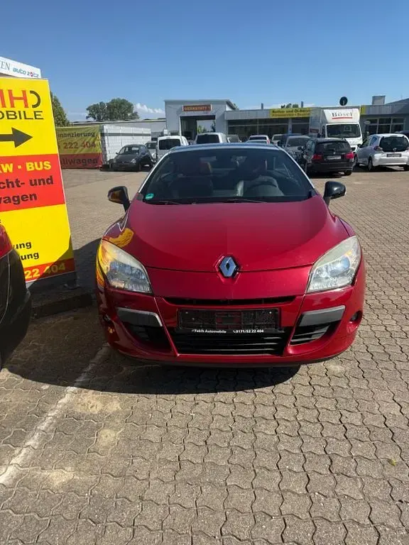 Gebraucht Renault Mégane Cabriolet Luxe 131 PS (96 kW) 2010 Rot Cabrio