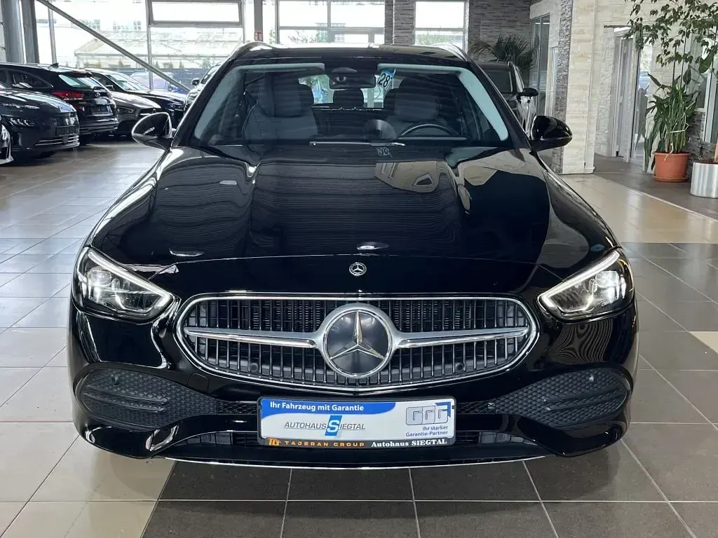 Gebraucht Mercedes 200 Avantgarde 163 PS (119 kW) 2023 Schwarz schwarz  unilack Kombi