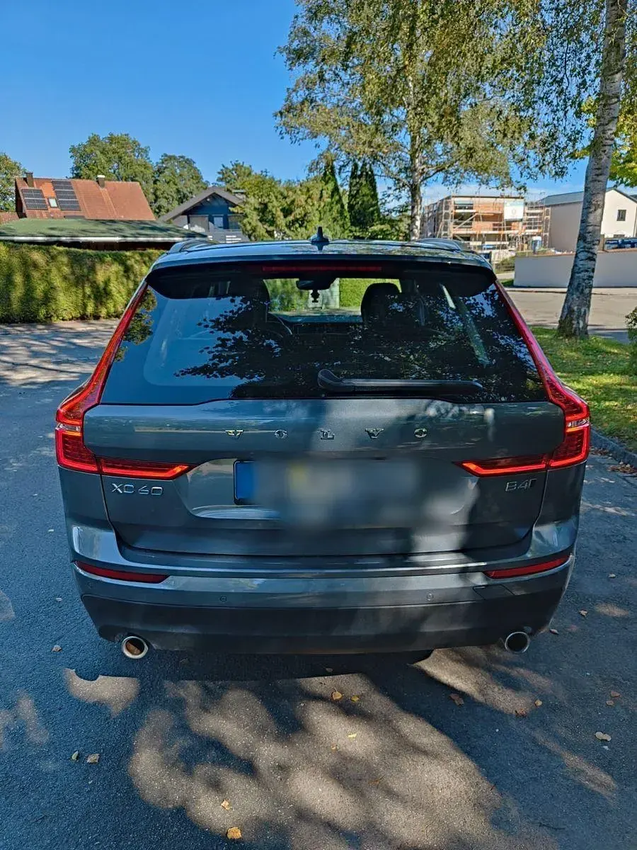 Gebraucht Volvo XC60 Momentum 197 PS (144 kW) 2019 Grau SUV