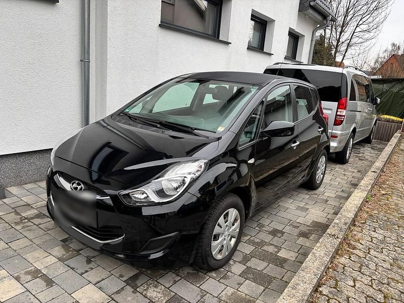 Gebraucht Hyundai ix20 90 PS (66 kW) 2014 Schwarz Kleinwagen