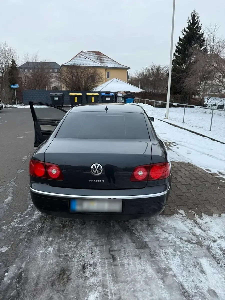 Gebraucht VW Phaeton 245 PS (180 kW) 2009 Blau Limousine
