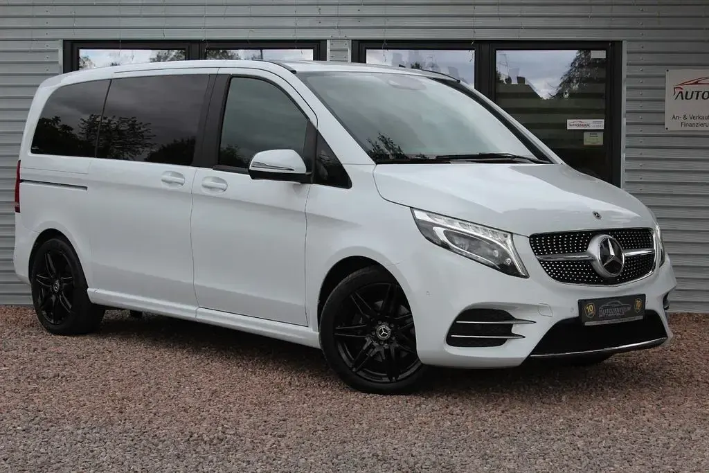 Gebraucht Mercedes V220 AMG 163 PS (119 kW) 2022 Weiß Van / Kleinbus