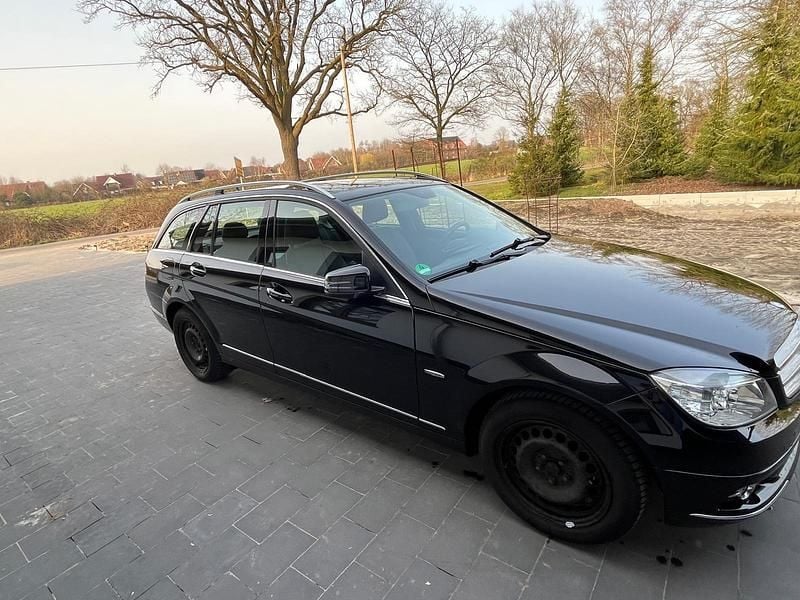 Gebraucht Mercedes C180 Avantgarde 156 PS (114 kW) 2010 Andere farben Kombi