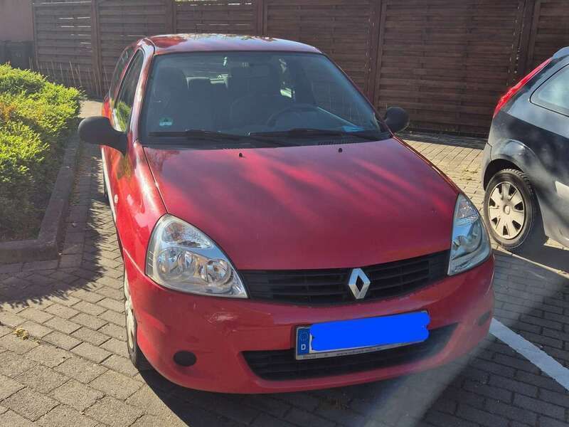 Rot Gebraucht 2009 Renault Clio II Campus Limousine | 1.500 € (Guter Preis) - Bild 1/4