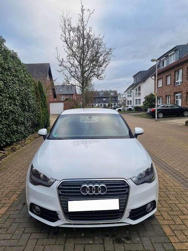 Gebraucht Audi A1 Premium 86 PS (63 kW) 2014 Weiß Limousine