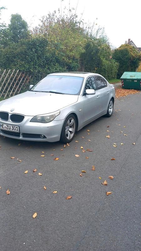 Silber Gebraucht 2004 BMW 520 Limousine | 3.400 € (Fairer Preis) - Bild 1/4