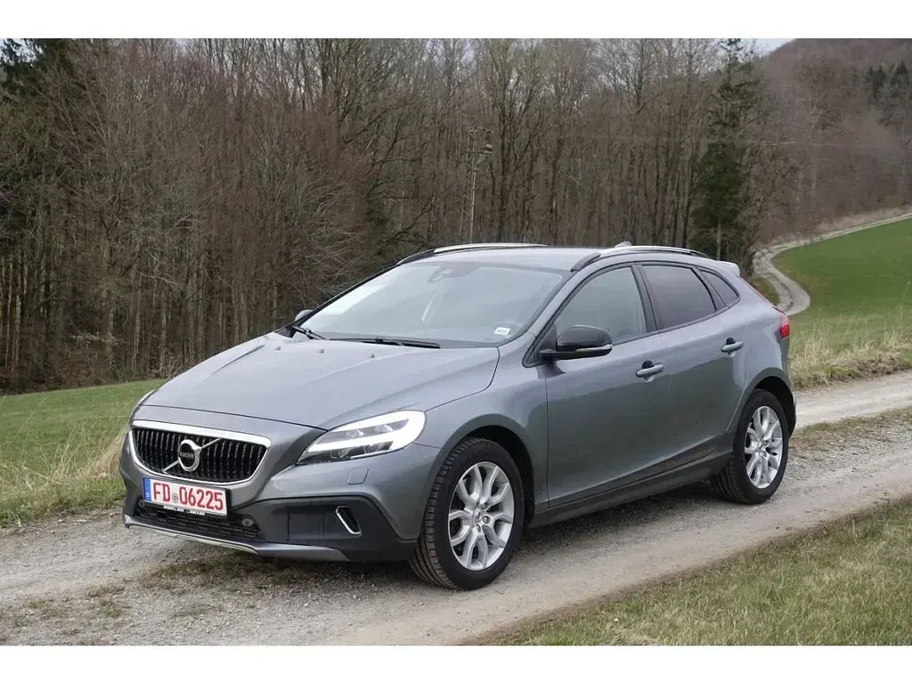 Gebraucht Volvo V40 CC Plus 150 PS (110 kW) 2015 Grau Kombi