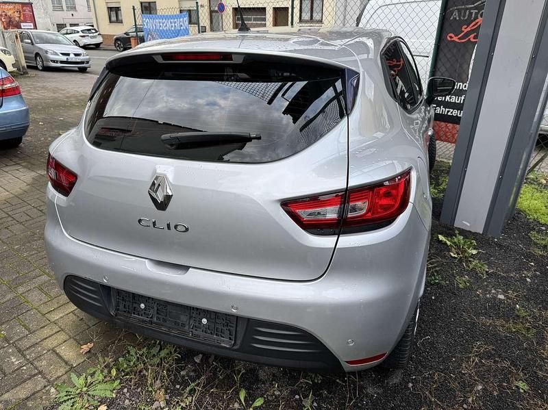 Gebraucht Renault Clio 73 PS (53 kW) 2017 Platingrau Van / Kleinbus