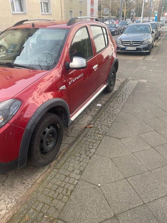 Gebraucht Dacia Sandero Stepway 84 PS (61 kW) 2013 Rot Limousine
