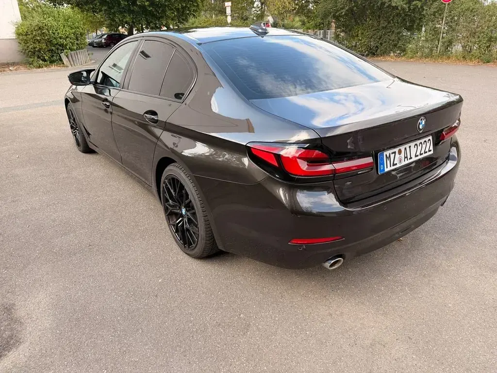 Gebraucht BMW 520 Sport Line 190 PS (139 kW) 2017 Braun Limousine