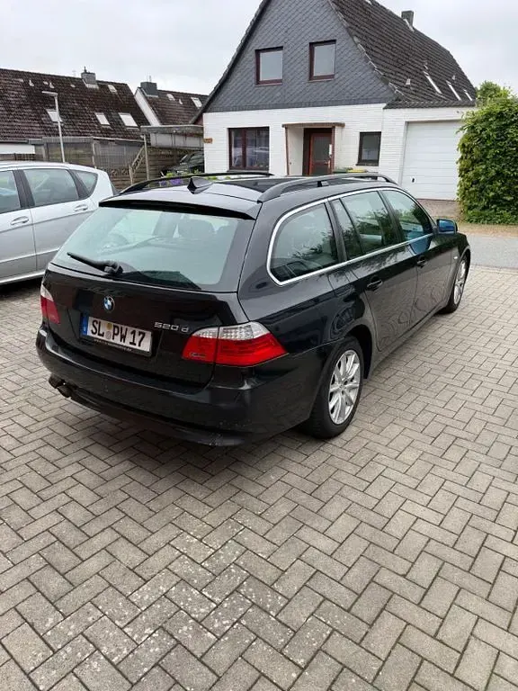 Gebraucht BMW 520 163 PS (119 kW) 2007 Schwarz Kombi