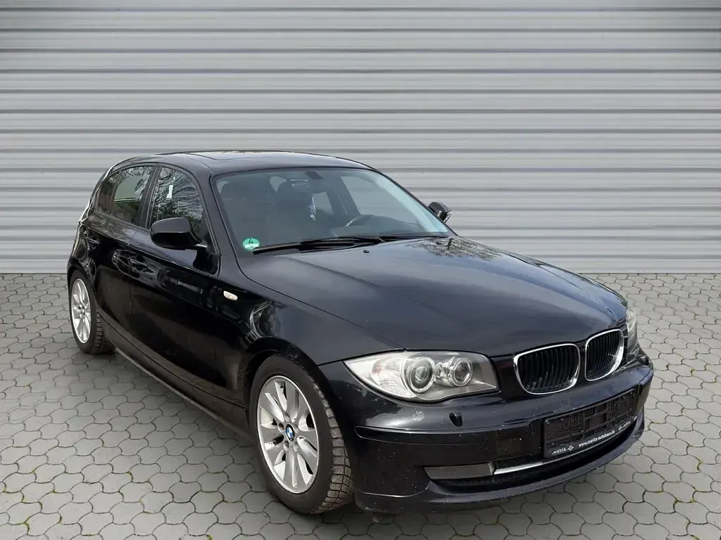 Usata BMW 118 Advantage 143 CV (105 kW) 2010 Nero Utilitaria