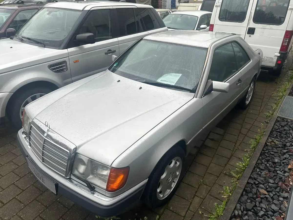 Gebraucht Mercedes E320 220 PS (161 kW) 1993 Silber Coupé