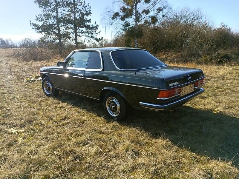 Gebraucht Mercedes 280 185 PS (136 kW) 1979 Schwarz Coupé