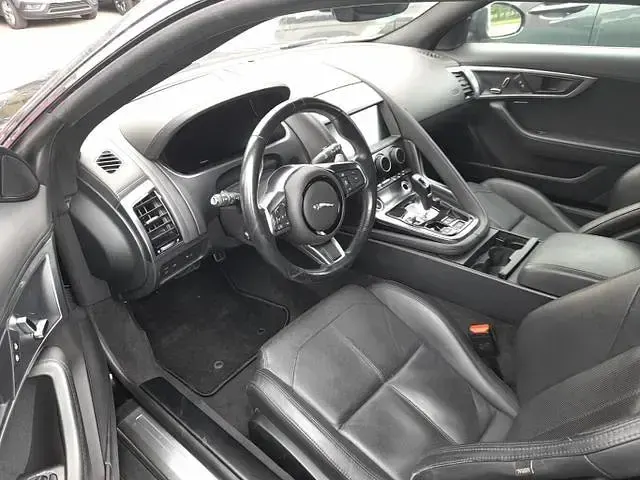 Gebraucht Jaguar F-Type R-Dynamic 300 PS (220 kW) 2021 Santorini black metallic santorini black metallic Coupé