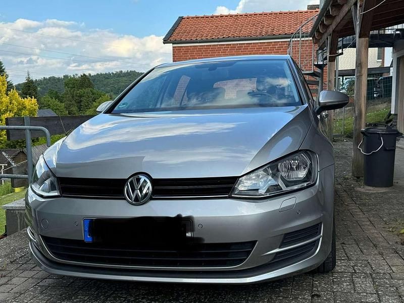 Grau Gebraucht 2014 VW Golf VII Trendline Kleinwagen | 10.500 € (Etwas zu teuer) - Bild 1/4