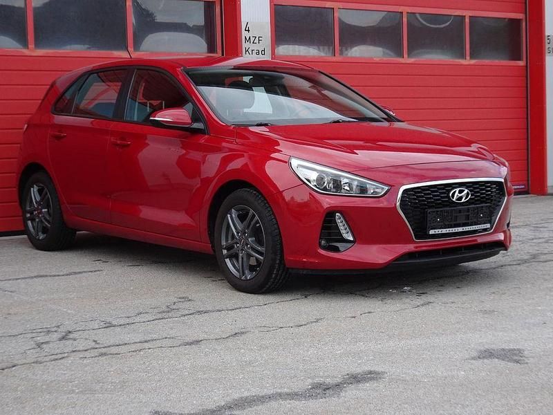 Gebraucht Hyundai i30 99 PS (72 kW) 2017 Weiß Limousine