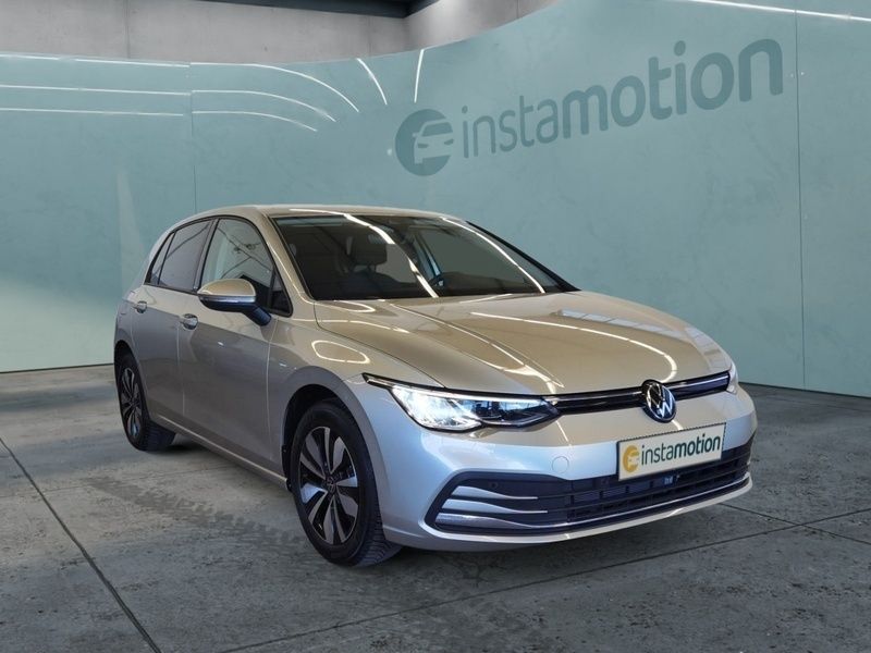 Silber Gebraucht 2024 VW Golf VIII Move Limousine | 26.601 € (Superpreis) - Bild 1/3