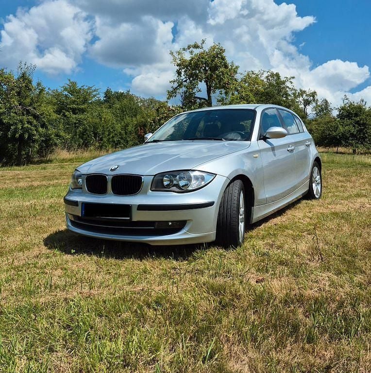 Grau Gebraucht 2008 BMW 116 Kleinwagen | 3.333 € (Fairer Preis) - Bild 1/4