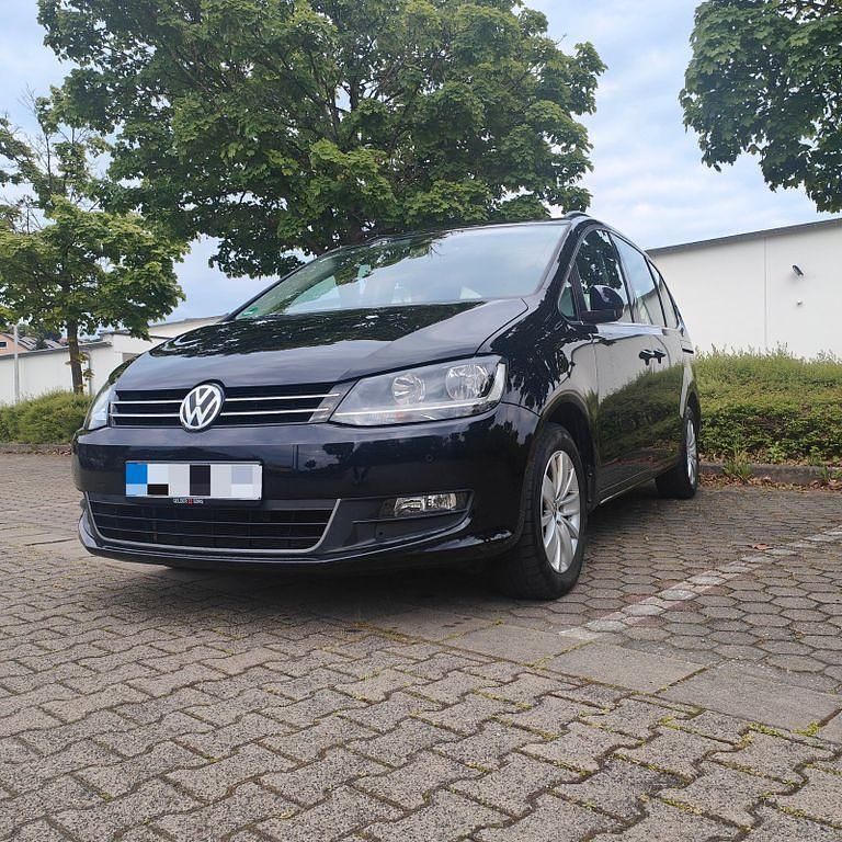 Schwarz Gebraucht 2021 VW Sharan Comfortline Van / Kleinbus | 22.900 € (Superpreis) - Bild 1/4