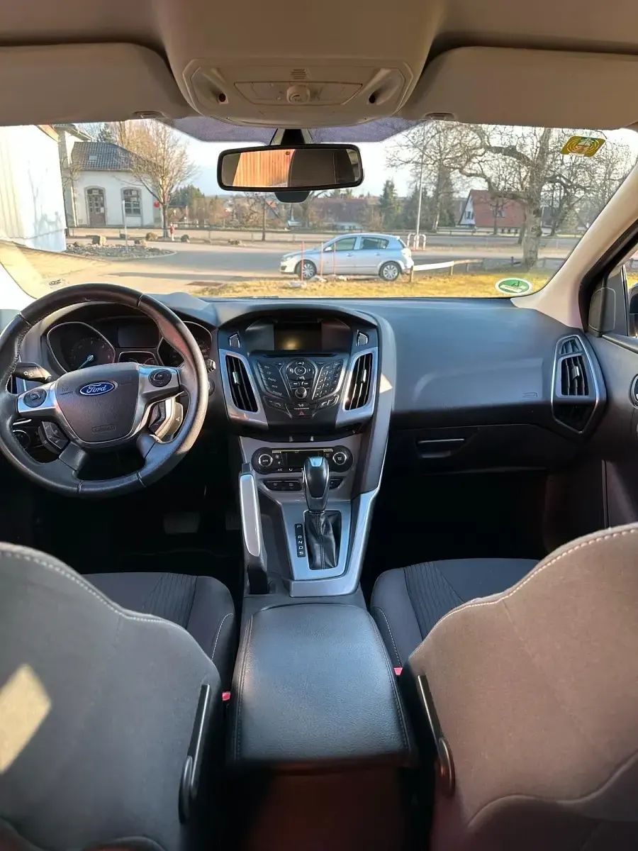 Gebraucht Ford Focus Titanium 163 PS (119 kW) 2010 Schwarz Kombi