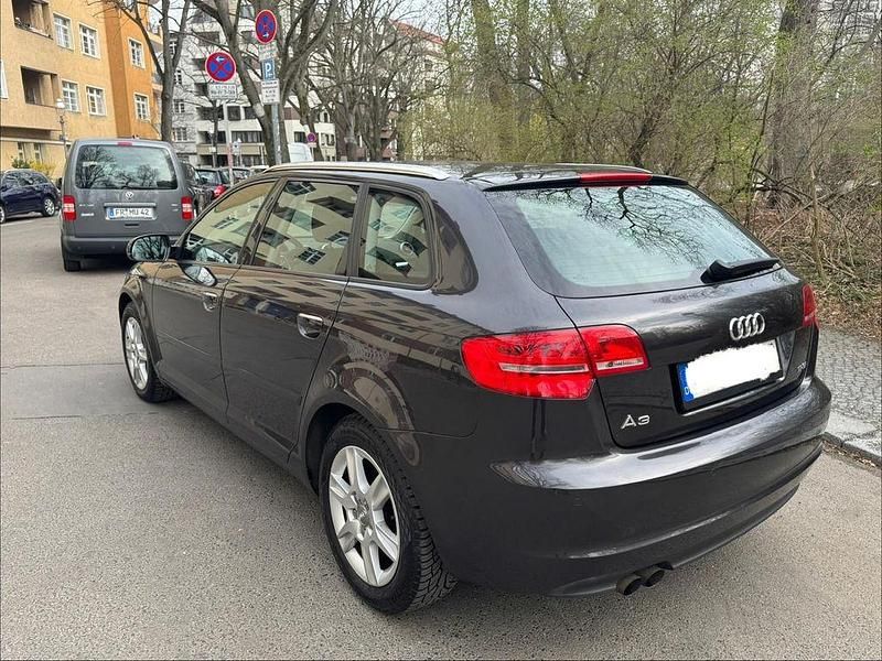 Gebraucht Audi A3 Ambiente 125 PS (91 kW) 2010 Grau Kleinwagen