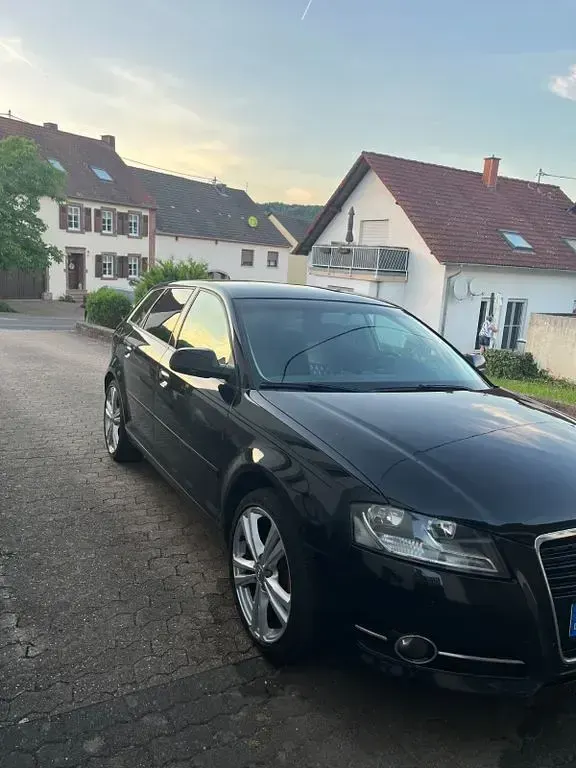 Gebraucht Audi A3 Sport 140 PS (102 kW) 2012 Schwarz Kleinwagen