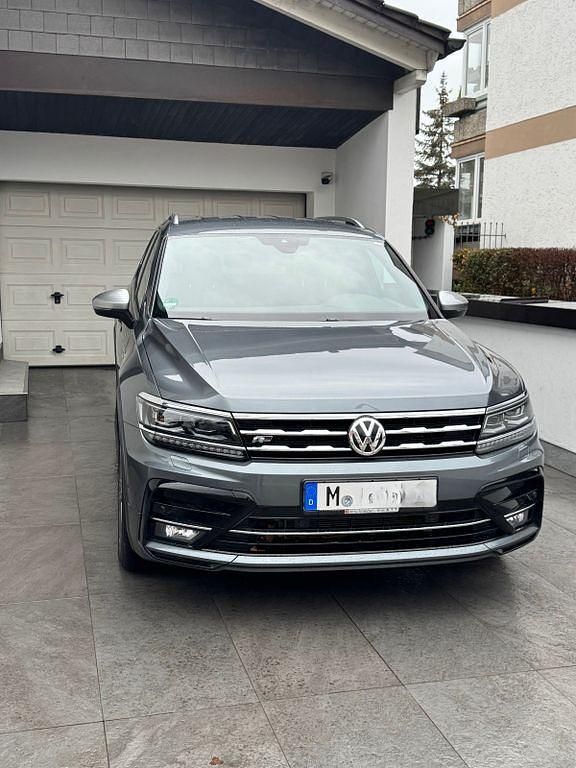 Grau Gebraucht 2021 VW Tiguan Allspace SUV | 30.500 € (Guter Preis) - Bild 1/4