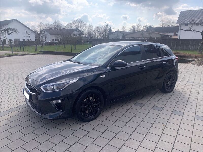 Schwarz Gebraucht 2019 Kia Ceed Vision Limousine | 14.400 € (Etwas zu teuer) - Bild 1/4