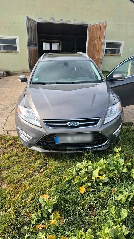 Braun Gebraucht 2014 Ford Mondeo Kombi | 2.000 € - Bild 1/4