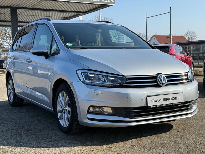 Silber Gebraucht 2017 VW Touran Van / Kleinbus | 17.600 € (Guter Preis) - Bild 1/4