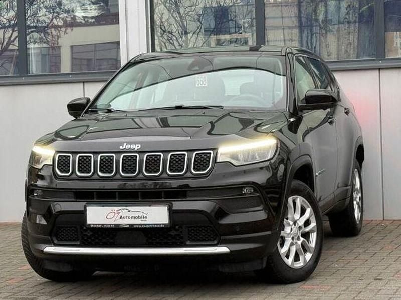 Gebraucht Jeep Compass 131 PS (96 kW) 2024 Schwarz SUV