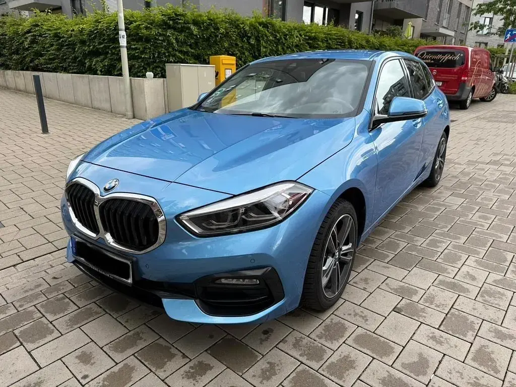 Gebraucht BMW 120 Sport Line 190 PS (139 kW) 2020 Blau Limousine