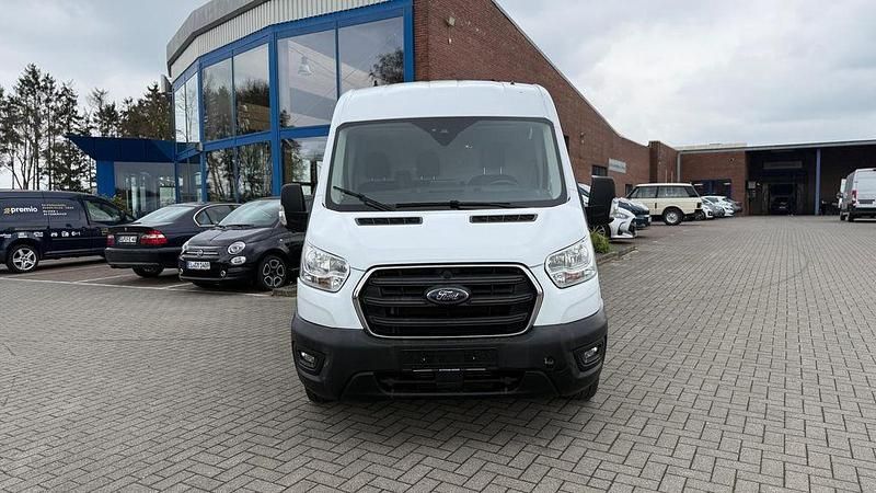 Gebraucht Ford Transit Trend 131 PS (96 kW) 2022 Weiß Van / Kleinbus