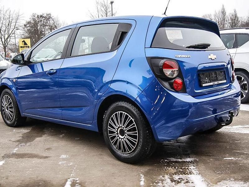 Gebraucht Chevrolet Aveo LT 86 PS (63 kW) 2013 Boracay blue metallic Limousine