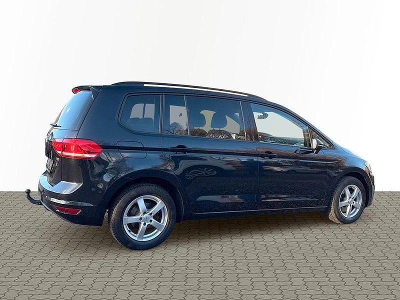 Gebraucht VW Touran 116 PS (85 kW) 2017 Schwarz Van / Kleinbus