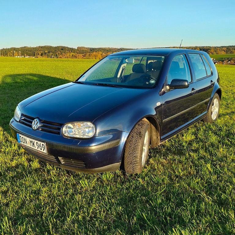 Schwarz Gebraucht 2001 VW Golf IV Edition Limousine | 2.222 € (Fairer Preis) - Bild 1/4