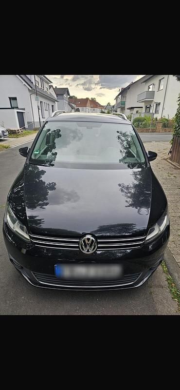 Schwarz Gebraucht 2014 VW Touran Van / Kleinbus | 8.290 € (Fairer Preis) - Bild 1/4