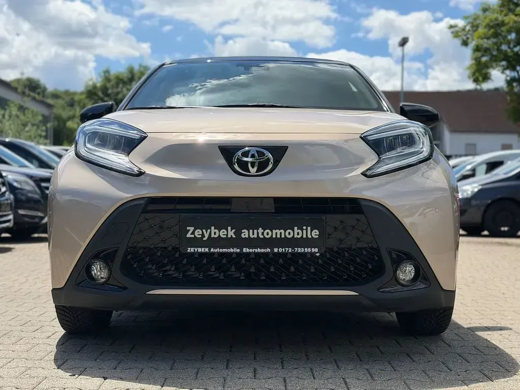 Gebraucht Toyota Aygo X Style 72 PS (52 kW) 2023 Beige SUV