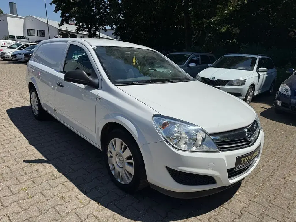 Gebraucht Opel Astra 110 PS (80 kW) 2012 Weiß Kombi