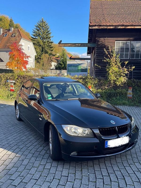 Schwarz Gebraucht 2006 BMW 320 Limousine | 3.000 € (Guter Preis) - Bild 1/4