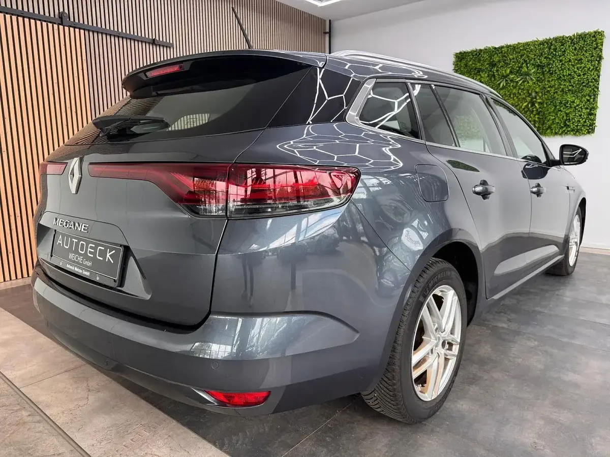 Gebraucht Renault Mégane GrandTour 116 PS (85 kW) 2022 Grau Kombi