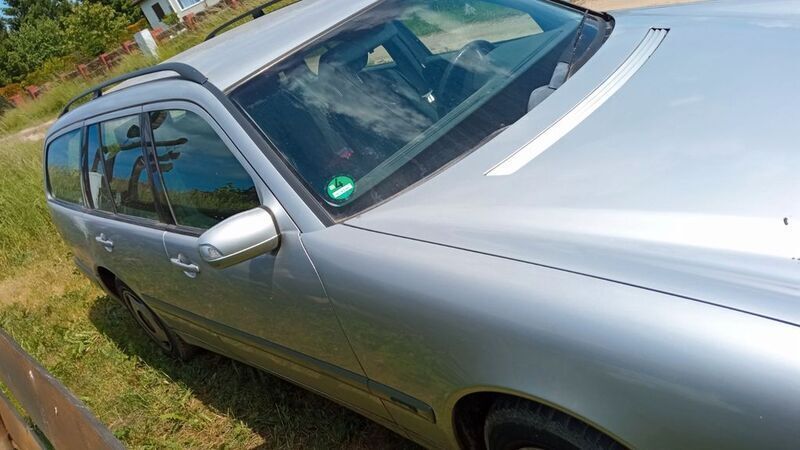 Gebraucht Mercedes E200 Classic 163 PS (119 kW) 2002 Silber Kombi