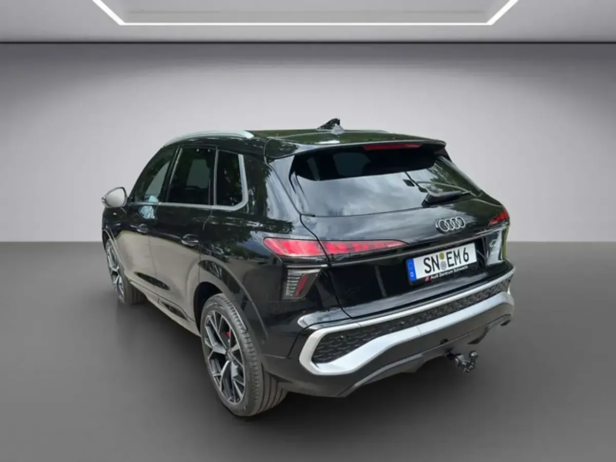 Gebraucht Audi Q3 Sport 150 PS (110 kW) 2026 Schwarz SUV