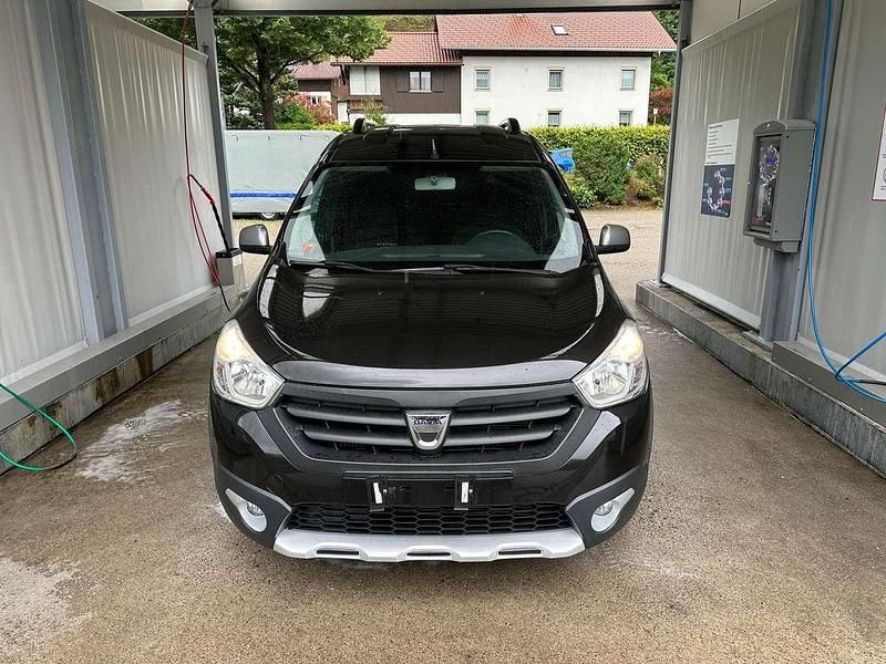 Schwarz Gebraucht 2016 Dacia Dokker Stepway Van | 8.500 € (Fairer Preis) - Bild 1/4