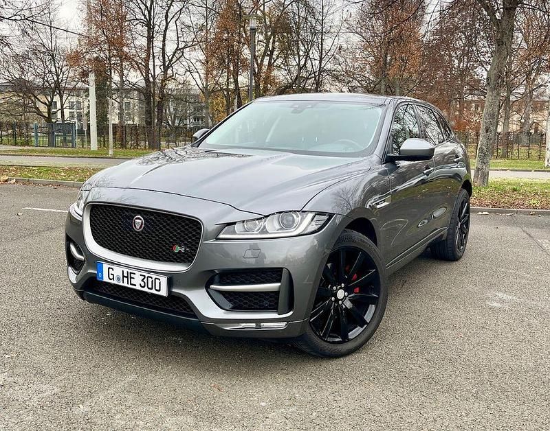 Grau Gebraucht 2017 Jaguar F-Pace R-Sport SUV | 18.300 € (Fairer Preis) - Bild 1/4