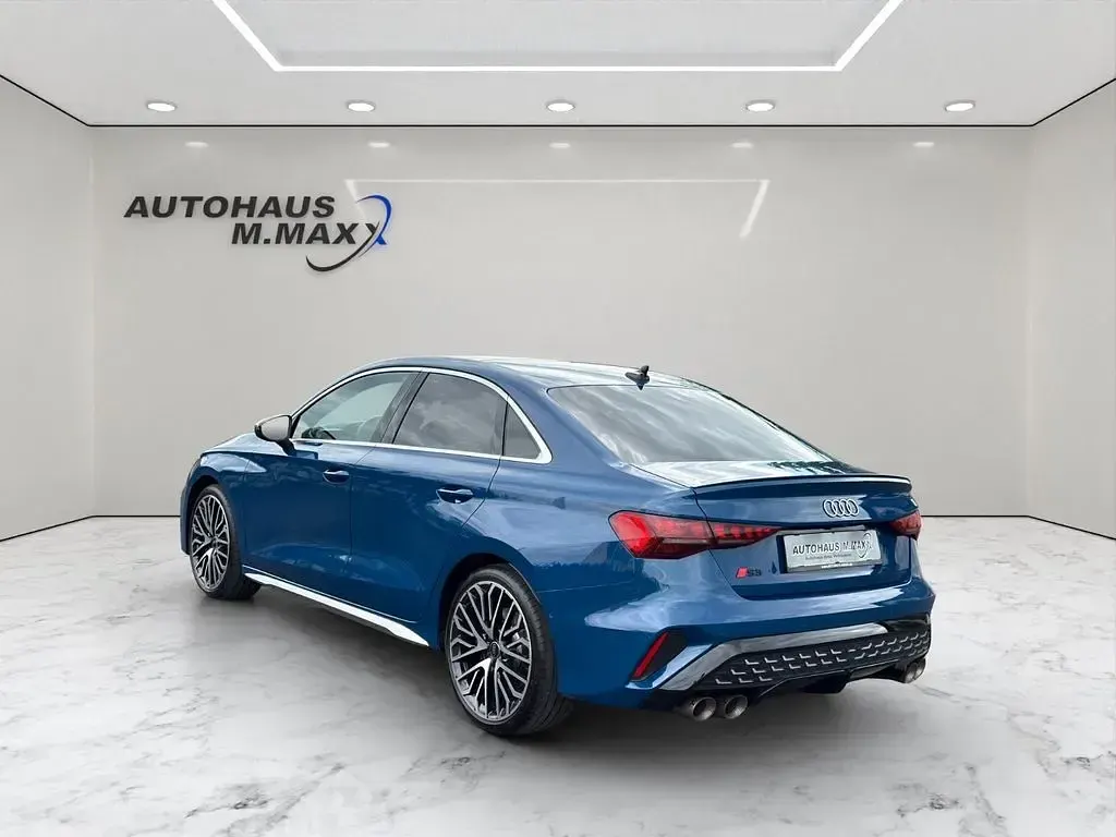 Gebraucht Audi S3 Sport 333 PS (244 kW) 2024 Blau Limousine